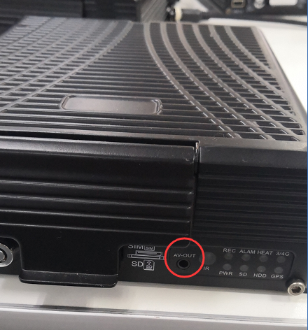 How to connect monitor with AV-output Picture1 How to connect monitor with AV-output Picture1